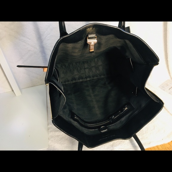 EXPANDABLE PS11 pebbled leather shoulder tote 15”W 14.5”H 5.25”D 8”Handle drop - Picture 3 of 8